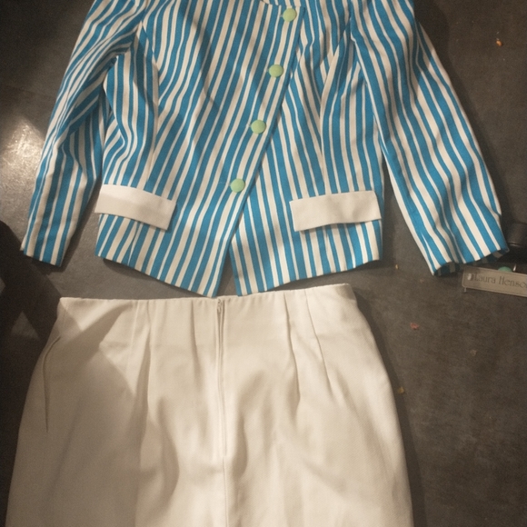 STUNNING AND RAVISHING VINTAGE LAURA HENSON SUIT - Picture 13 of 14